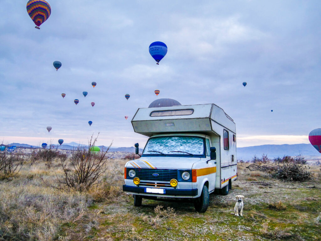 Découvrez la vanlife et le voyage en van aménagé — So'Colas en Cappadocce