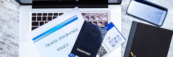 Documents de voyage. Assurance, VISA, passeport...